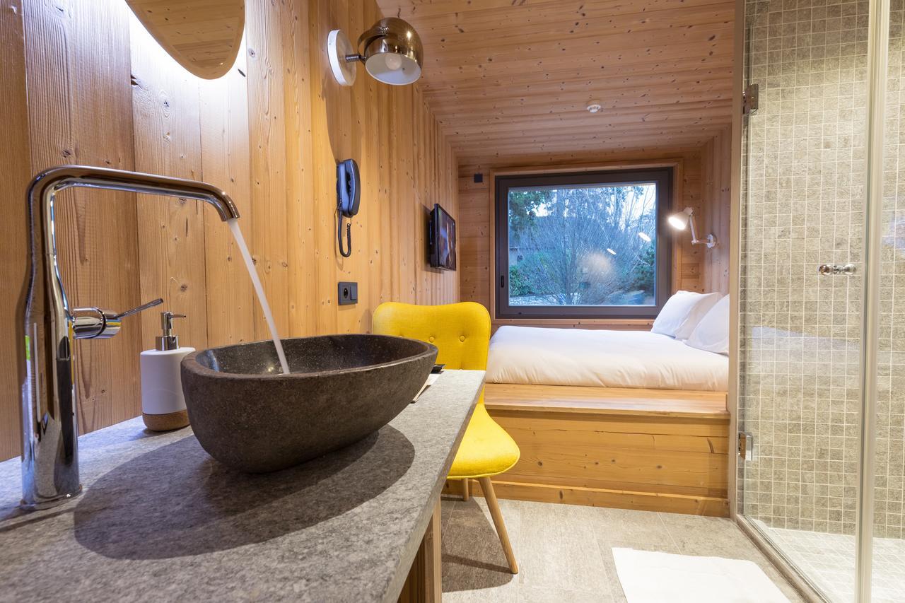 Les Cabanes De La Maison Rouge FRENCH ALPS Exteriör bild
